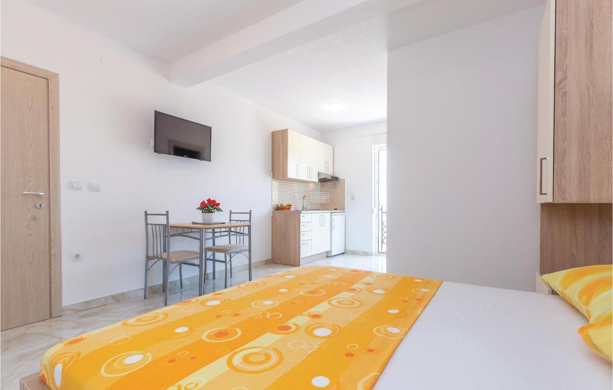 Nice Studio In Krvavica With Kitchen Extérieur photo