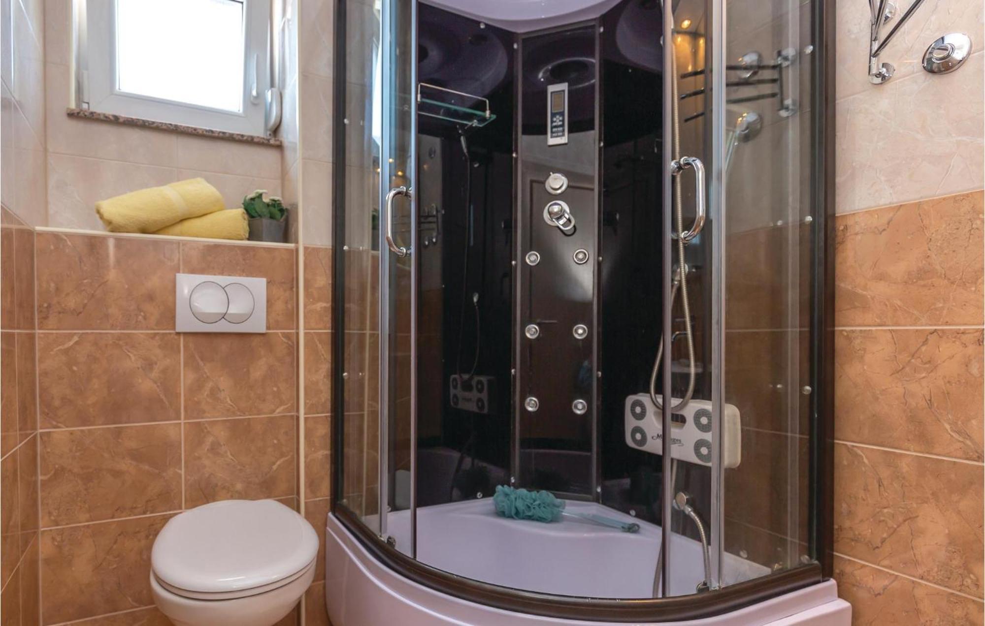 Nice Studio In Krvavica With Kitchen Extérieur photo